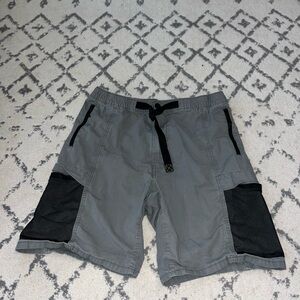Denizen from Levi's Men's Grey & Black Cargo Shorts